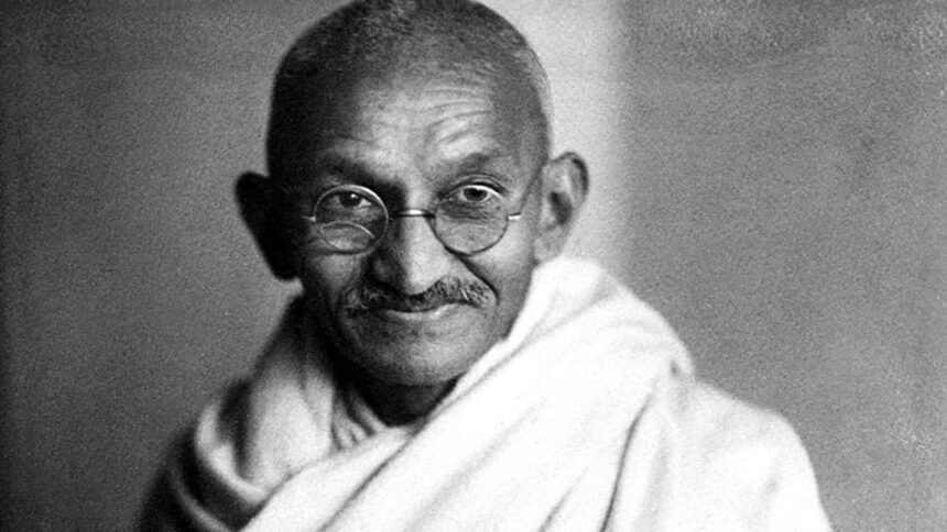 Gandhi Jayanti 2025: 2 अक्टूबर को महात्मा गांधी की 156वीं जयंती पर 500 शब्दों का प्रेरणादायक निबंध