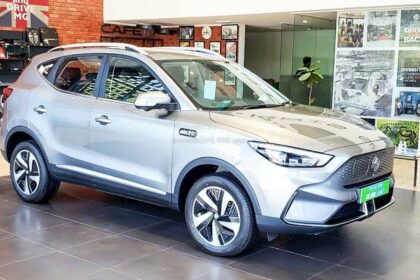 MG ZS EV: सिर्फ ₹2 लाख डाउन पेमेंट में खरीदें इलेक्ट्रिक SUV, जानें पूरी EMI और कीमत का हिसाब