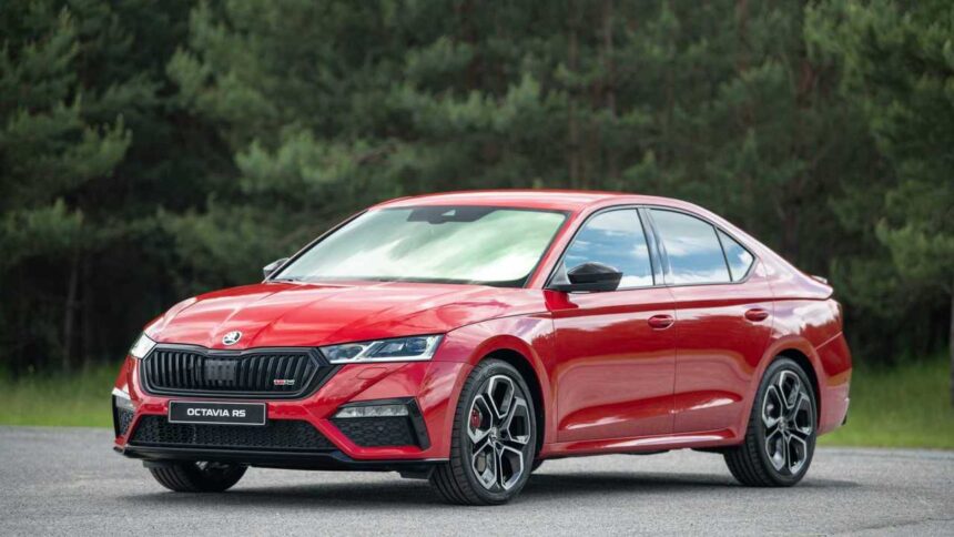 Skoda Octavia RS भारत में जल्द: प्री-बुकिंग से पहले जानें फीचर्स, इंजन और लॉन्च डेट का सच